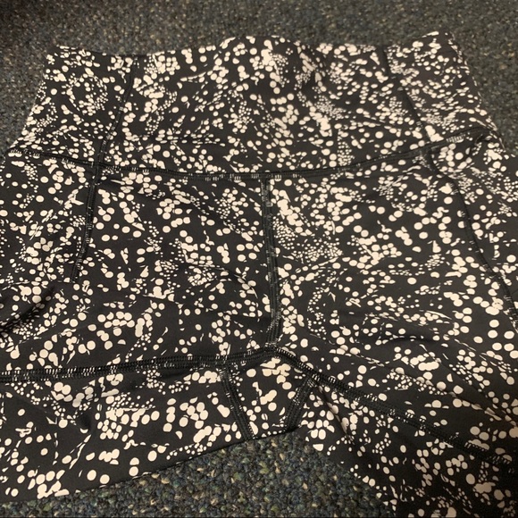 Cropped Lululemon Leggings - Picture 3 of 4